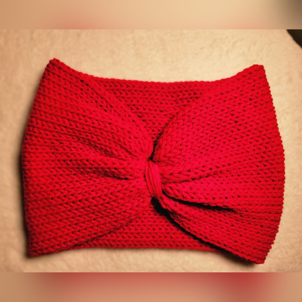 Handmade knitted earwarmer